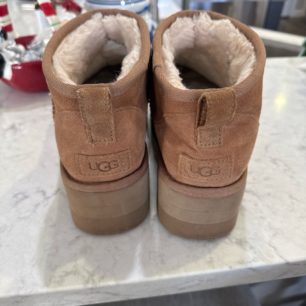 UGG Tan Suede Boots, Platform Women’s size 9 - Picture 4 of 6